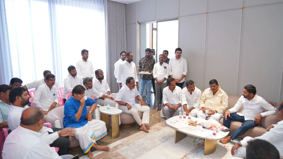 ఎమ్మెల్సీ శంభీపూర్ రాజును పరామర్శించిన ఎమ్మెల్యే జిఎంఆర్..