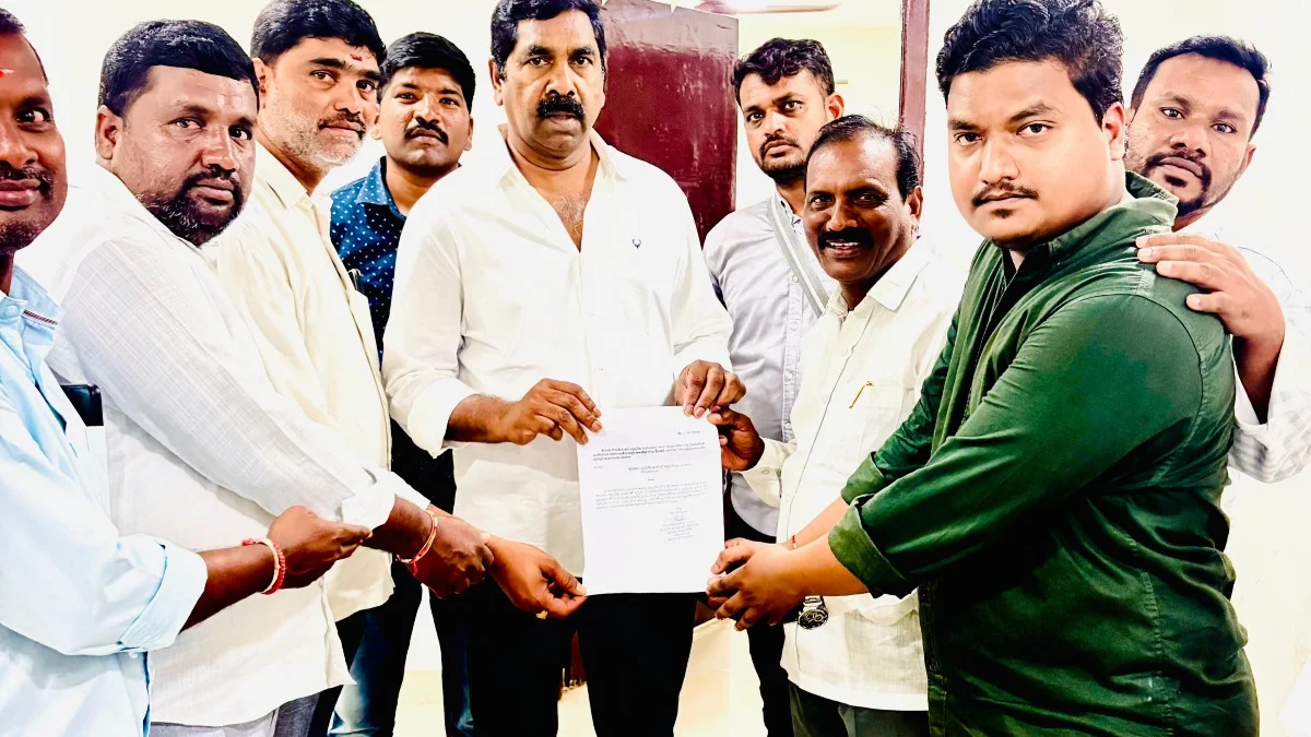 వర్ధన్నపేటలో అంబేద్కర్ విజ్ఞాన కేంద్రం ఏర్పాటు చేయాలని ఎమ్మెల్యేకు వినతి