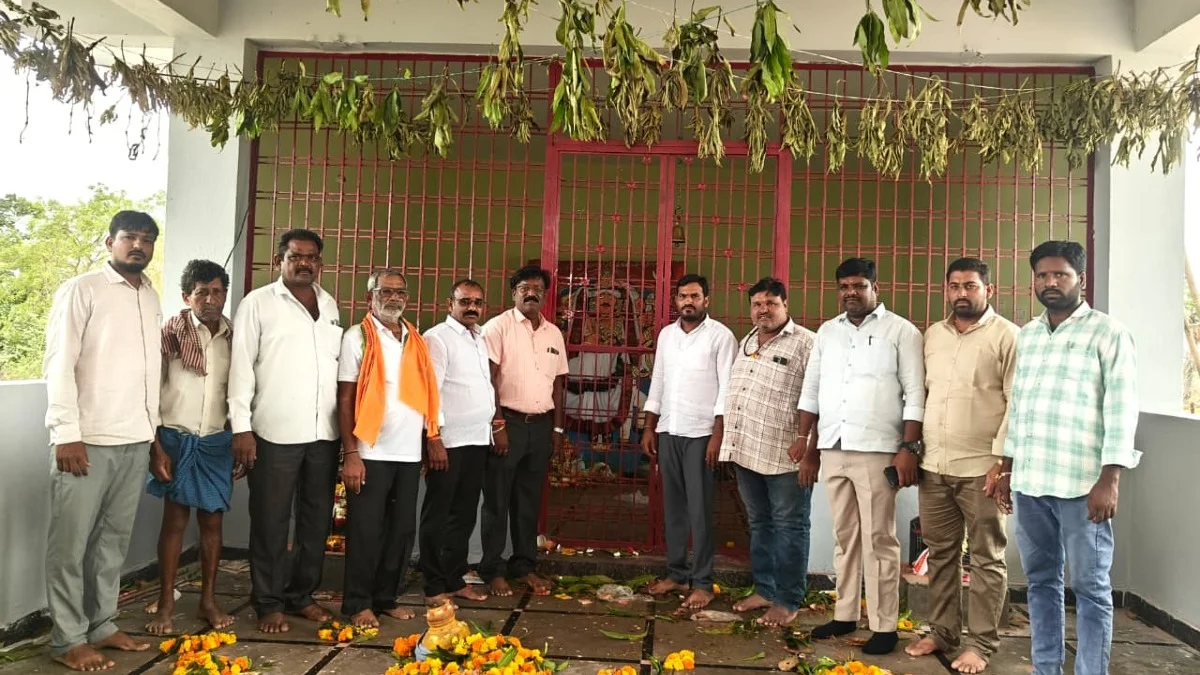 కొత్తూరులో కంఠమహేశ్వర స్వామి పండుగలో పాల్గొన్న బీఆర్ఎస్ నాయకులు