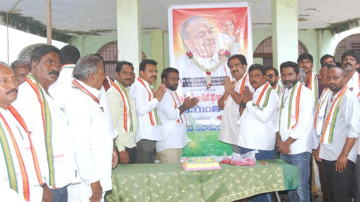 ఘనంగా YSR జన్మదిన వేడుకలు