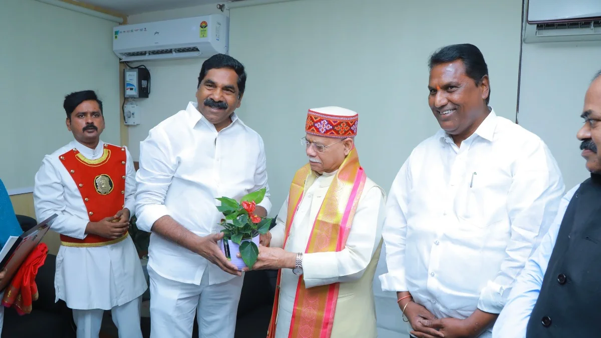 గవర్నర్ ను మర్యాదపూర్వకంగా కలిసిన ఎమ్మెల్యే కే ఆర్ నాగరాజు 