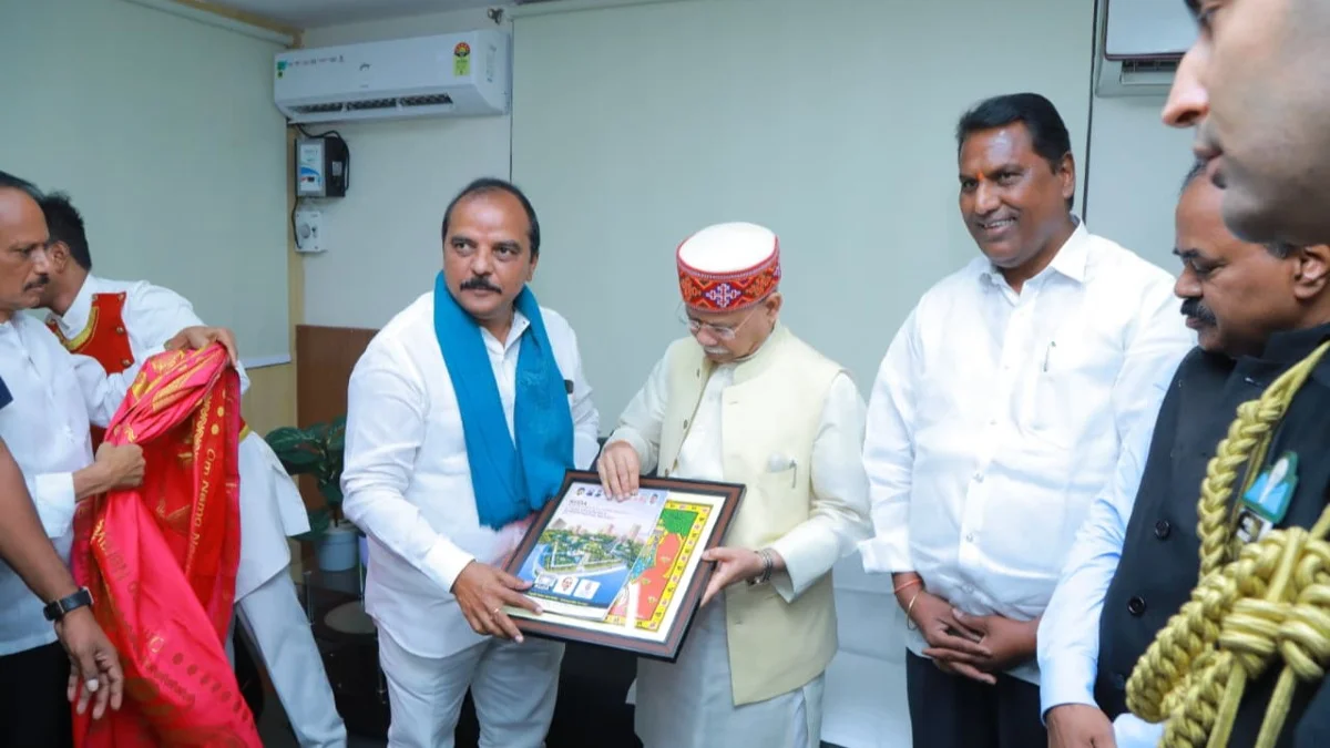 గవర్నర్ను, మంత్రిని సన్మానించిన కూడా ఛైర్మెన్ ఇనుగాల వెంకట్రామిరెడ్డి