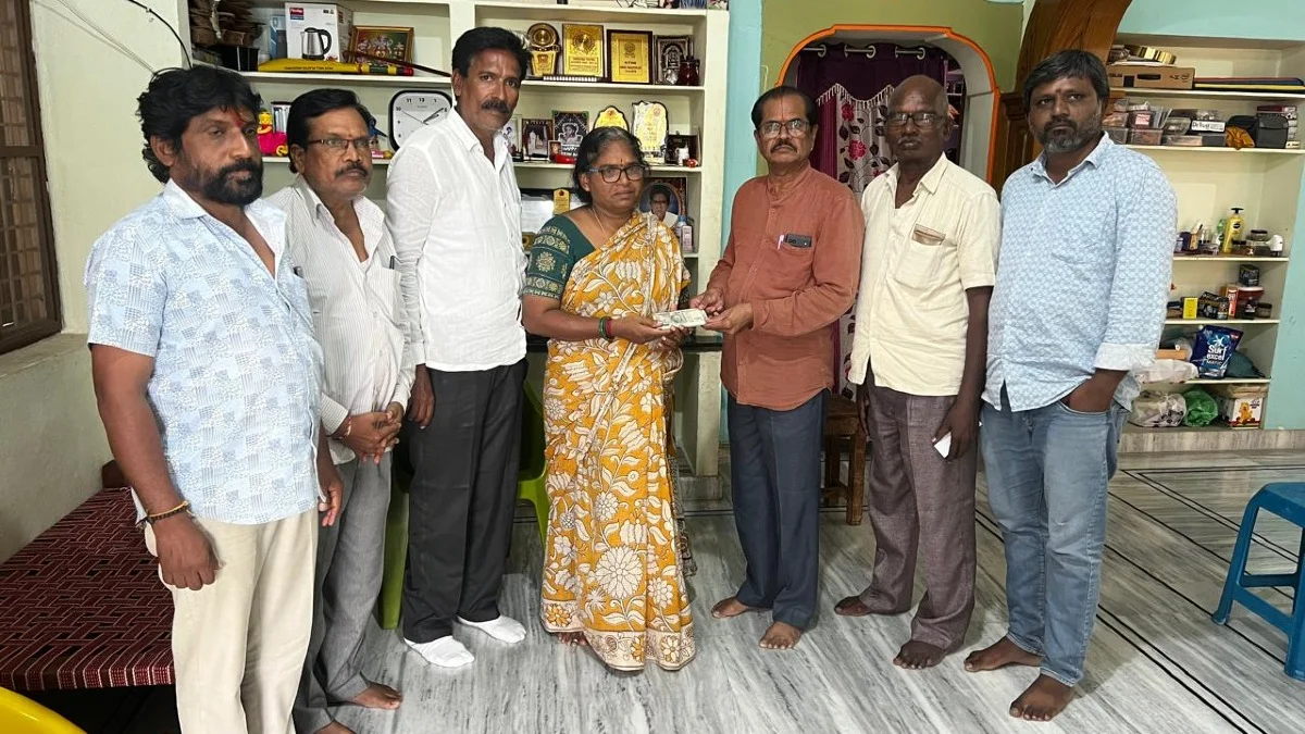 శ్రీ షిరిడి సాయి పరపతి సంఘం సభ్యుడి కుటుంబానికి రూ. 50 వేల ఆర్థిక సాయం