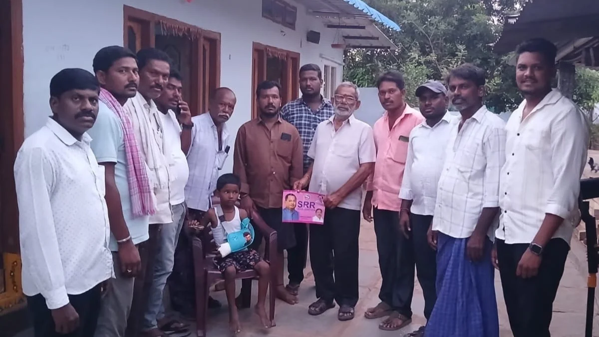 అనారోగ్య బాధిత కుటుంబాలకు SRR ఫౌండేషన్ చైర్మన్ పరుపాటి శ్రీనివాస్ రెడ్డి ఆర్థిక సాయం