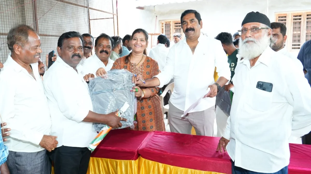 అర్హుల పేర్లు పోకుండా జాగ్రత్త పడాలి: ఎమ్మెల్యే కేఆర్ నాగరాజు