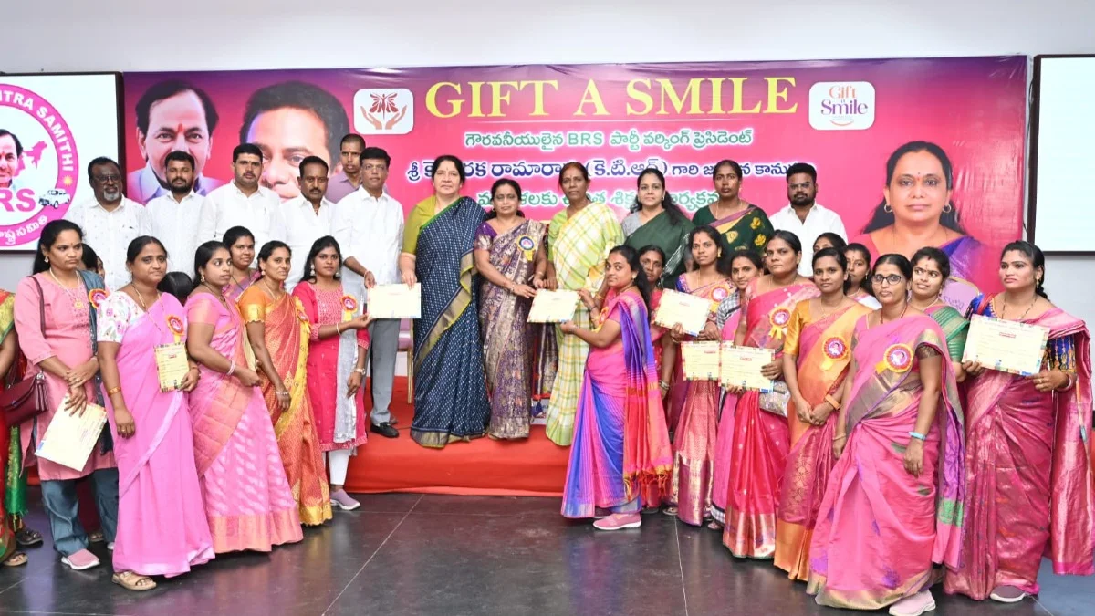 మహిళల ఆర్థిక స్వావలంబనకు నైపుణ్య శిక్షణలు ఎంతో దోహదం – మాజీ మంత్రి సత్యవతి రాథోడ్