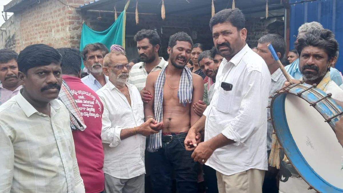 భూక్య రాంకోటి అంతిమ యాత్రలో పాల్గొన్న BRS నాయకులు
