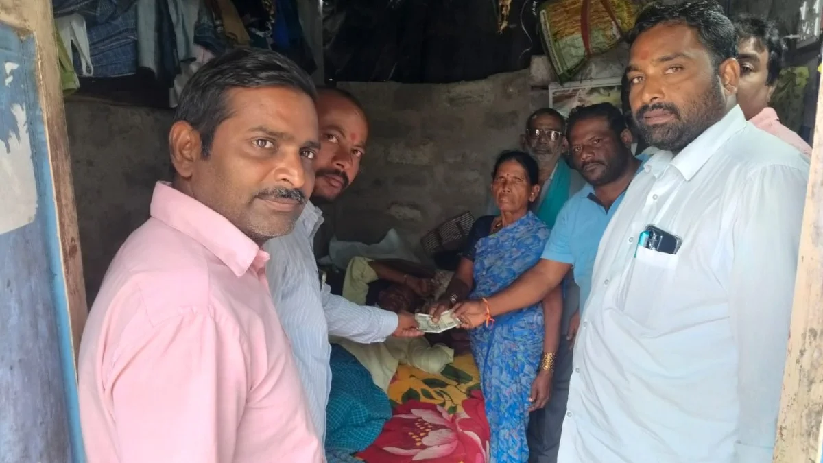 గారె బిక్షపతి కి. ఆర్ధిక సహాయం అందించిన SRR ఫౌండేషన్ చైర్మన్ పరుపాటి శ్రీనివాస్ రెడ్డి