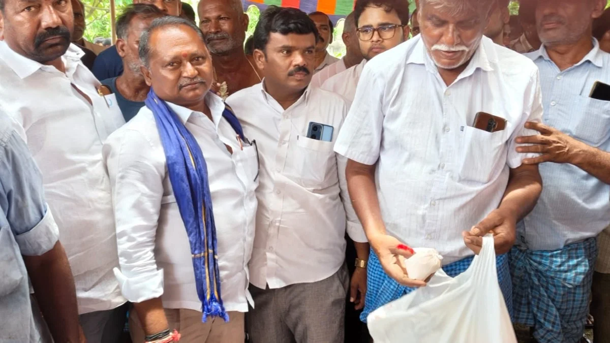 నల్లగొండ నర్సయ్య  అంతిమయాత్రలో పాల్గొన్న వర్ధన్నపేట కాంగ్రెస్ నాయకులు