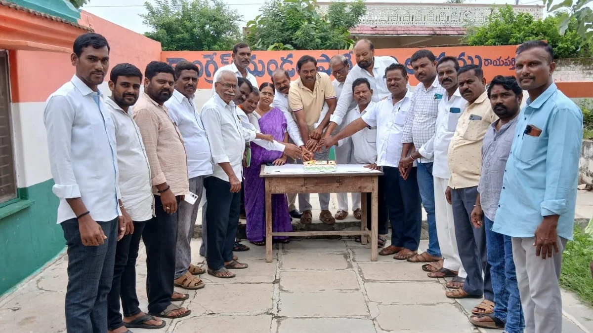 రాయపర్తిలో ఘనంగా ఝాన్సీ–రాజేందర్ రెడ్డి దంపతుల వివాహ వార్షికోత్సవ వేడుకలు
