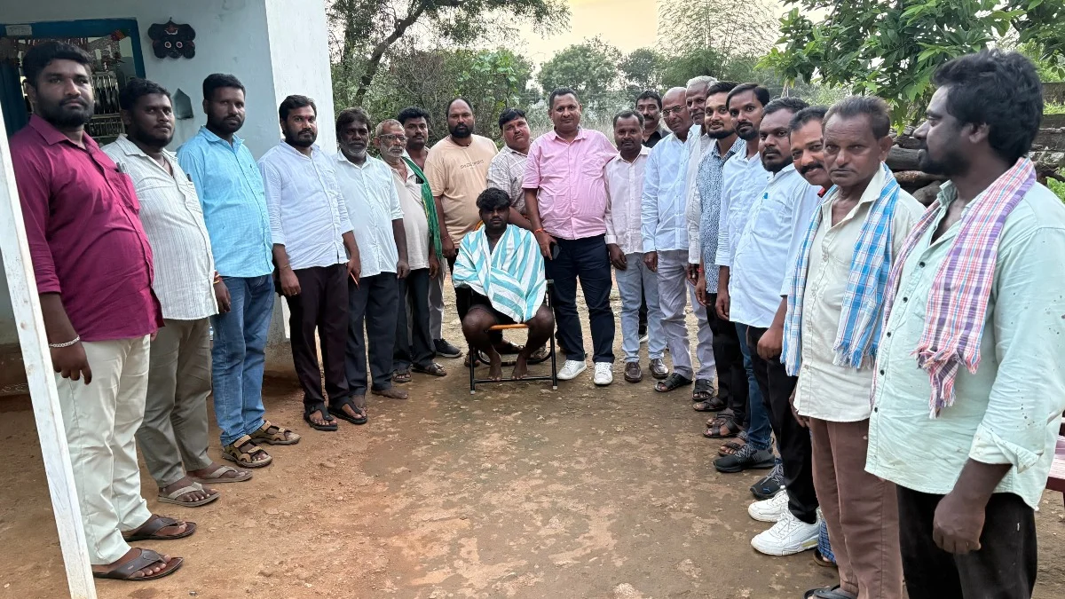రోడ్డు ప్రమాదంలో గాయపడిన యువకుడికి  ఆర్థిక సాయం అందించిన SRR ఫౌండేషన్ చైర్మన్ పరుపాటి శ్రీనివాస్ రెడ్డి 