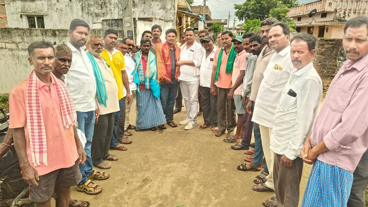 ముదిరాజ్ సంఘం నూతన కమిటీనీ  సన్మానించిన SRR ఫౌండేషన్  చైర్మన్ పరుపాటి శ్రీనివాస్ రెడ్డి 
