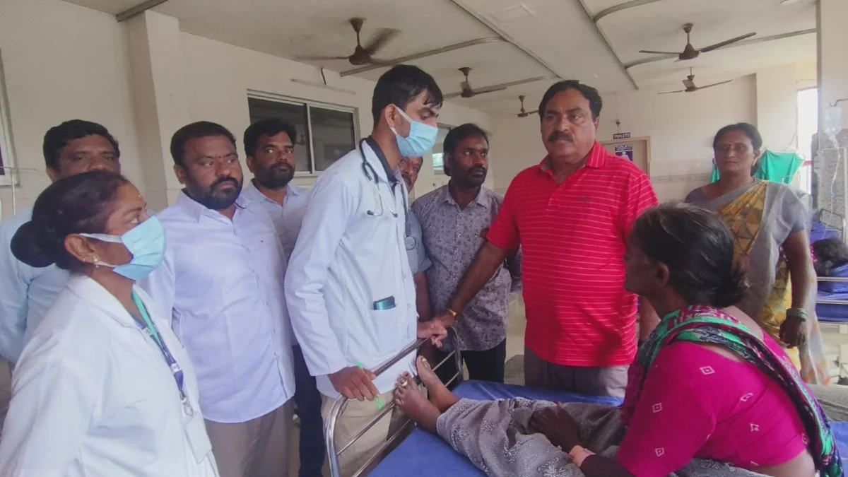 పలు కుటుంబాలను పరామర్శించిన మాజీ మంత్రి ఎర్రబెల్లి దయాకర్ రావు 