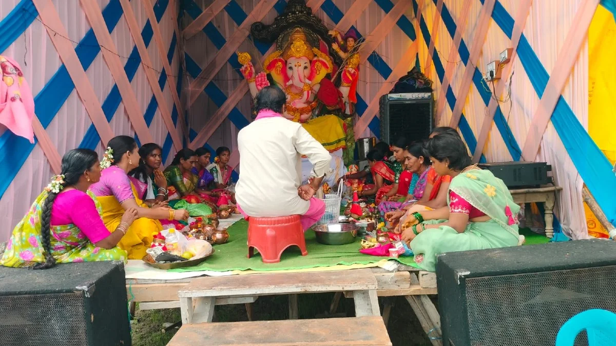 శివాలయంలో ఘనంగా కుంకుమ పూజ