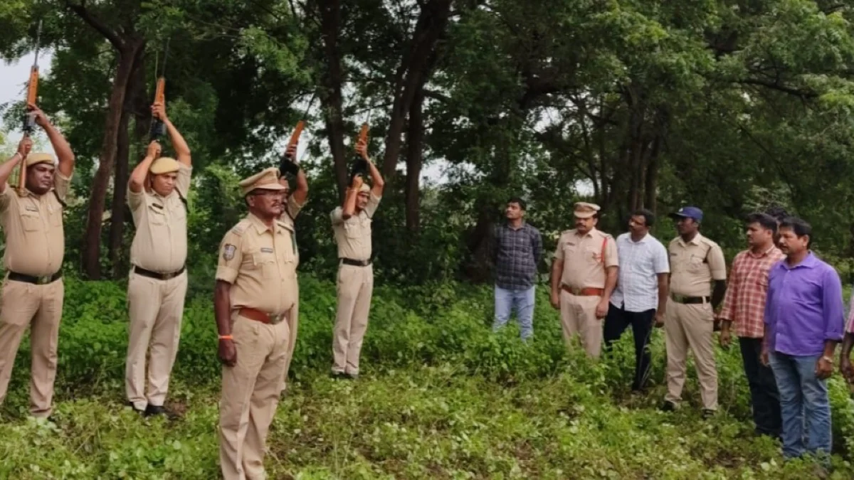 విధులు నిర్వహిస్తుండగా రోడ్డు ప్రమాదం లో మృతి చెందిన ఎస్సై వెంకన్న